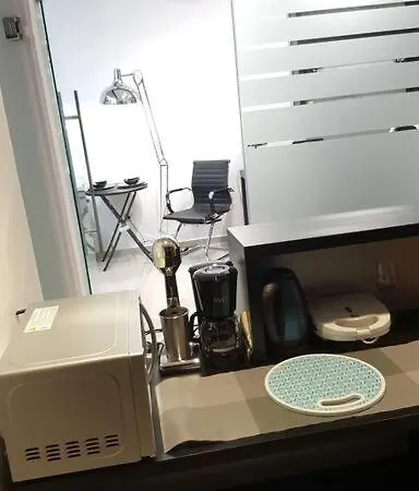 Apartment Modern Office Apartment.wifi,2a/c,luxury Fur/tures *