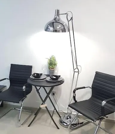 Modern Office Apartment.wifi,2a/c,luxury Fur/tures