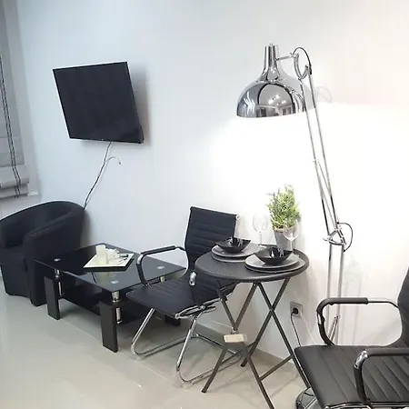 Apartment Modern Office Apartment.wifi,2a/c,luxury Fur/tures *