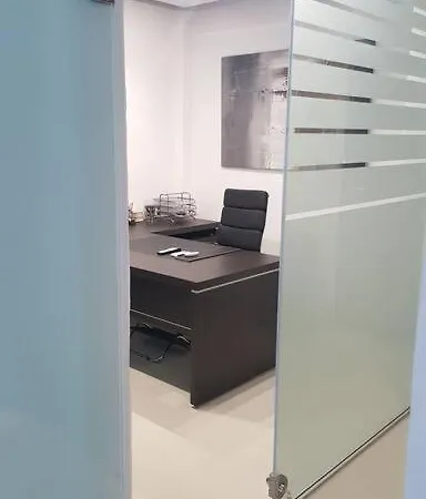 Modern Office Apartment.wifi,2a/c,luxury Fur/tures Apartment